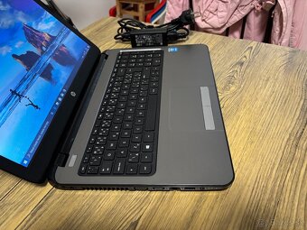 15.6"/HP Notebook/4GB RAM DDR3/256GB SSD//Intel HD grafika - 9