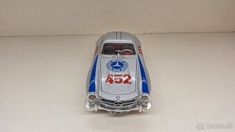 1:18 MERCEDES-BENZ 300SL No. 452 - 9
