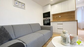 Zariadený 2 izb byt Staré sídlisko Prievidza 2 x park miesto - 9