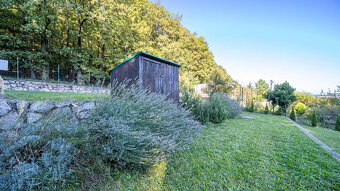 2 pozemky pri lese a krásnym výhľadom v lukratívnej časti Br - 9