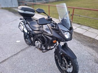 Suzuki V-Strom DL650 - 9