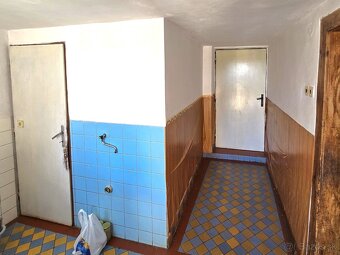 3-izbová chalupa so záhradou a vedľajšou budovou - Hrašné - 9