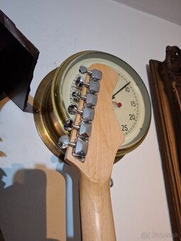 Predám elektrickú gitaru pre laváka - 9