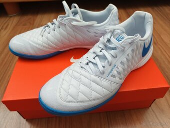 NIKE LUNARGATO č. 42,5 halovky - 9
