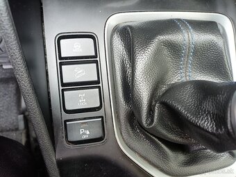 Hyundai Tucson 2.0crdi 100kw 4x4 - 9