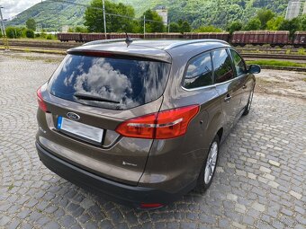 Ford Focus 1.6 Kombi - 9