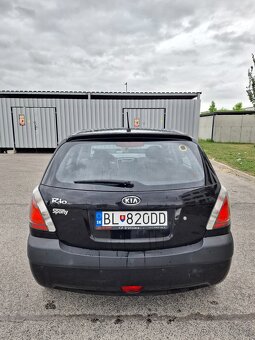 KIA Rio - 9