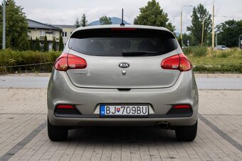 Kia Ceed 1,6 GDI FIFA EDITION - 9
