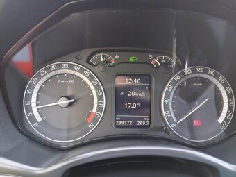 OCTAVIA RS 2,0 TSI - 9