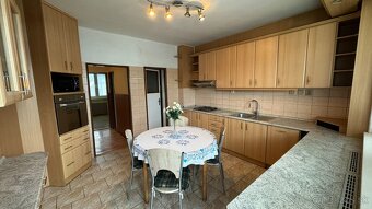 REZERVOVANÉ: Rodinný dom s veľkou dielňou - Smižany - 9