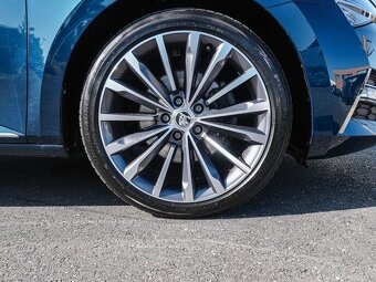 Skoda Superb Combi 2.0 TDI DSG Laurin & Klement - 9