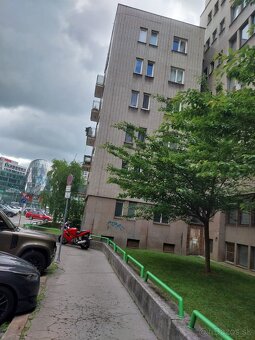Na predaj priestranný 3 izbový byt Staré Mesto, Bratislava - 9