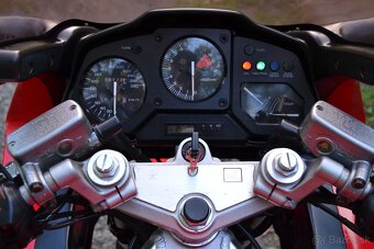 Honda VFR 750 RC36 - 9