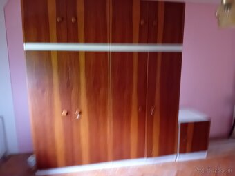 Čalúnená posteľ - 9