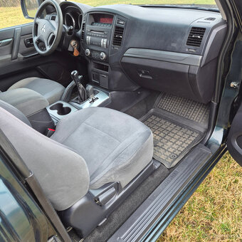 Mitsubishi Pajero 3,2 DID - 9