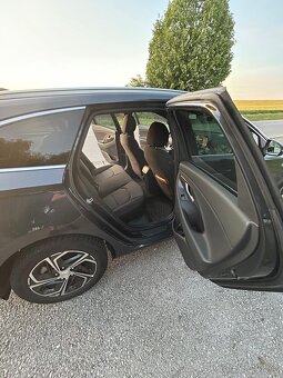 Hyundai i30 CW 1.5i CVVT Play - 9
