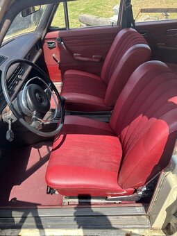 Mercedes W115 220d - 9