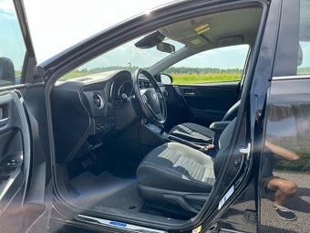 Toyota Auris 1,8 hybrid, r.v. 2016 - 9