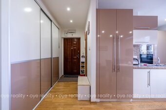 Na predaj vkusne zariadený, moderný 2,5-izbový byt v Komárne - 9