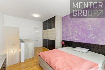 360° VR Ponúkame na predaj 2i RD v radovej zástavbe + 2 par - 9