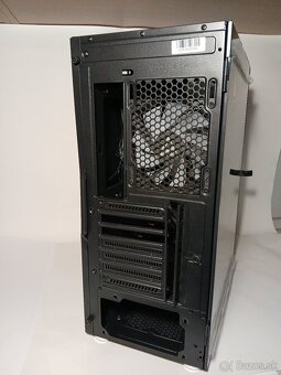 Predám PC skrinka Montech X3 MESH Black - 9