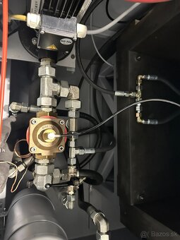 Elektroerozívna hlbička Exeron EDM 310 MF20 - 9