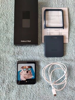 Samsung Galaxy Z Flip 5 256GB,8GB RAM - 9