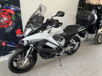 Honda VFR 800 X CrossRunner - 9