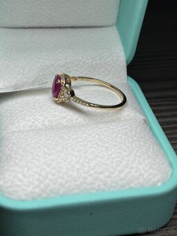 💍 Luxusný prsteň s prírodným rubínom a diamantmi - 9