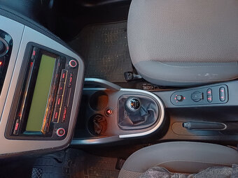 seat altea XL,1,9d,77kw,5miest,r.v.2010,Model2011,klíma - 9