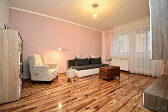 Útulný 3-izbový byt s loggiou v Lučenci so zariadením - 9