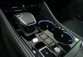 Volkswagen Touareg 3.0TDI R-Line BlackStyle 4x4 Automatic - 9