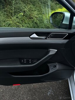 Volkswagen Vw Passat B8.5 Combi 2.0 TDI 110kw R19,CarPlay - 9