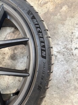 255/35 R19 Michelin pilot sport 4s - 9