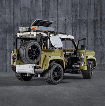 Predam LEGO Technic 42110 Land Rover Defender - 9