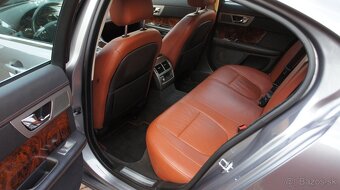 Jaguar XF 3,0D Portfolio - 9