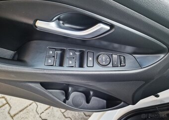 Hyundai i30 1.6CRDi Style Facelift SR 1majiteľ V záruke Top - 9