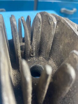 Predam hlavy motora Jawa 350 Perak typ 18 - 9