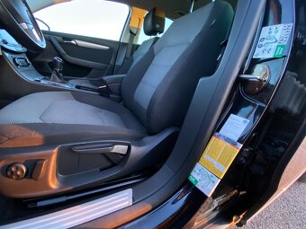 Volkswagen Passat B7 Sedan - 9