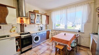 PREDAJ: 8 IZBOVÝ RODINNÝ DOM 374 M2, POZEMOK 355 M2, POPRAD - 9