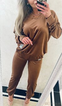 Talianska velurova suprava Min caramell - 9