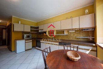 NOVINKA V PONUKE  Rodinný dom s dvomi samostatnými bytovými - 9