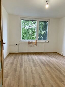 NA PRENÁJOM MODERNÝ ZREKONŠTRUOVANÝ 3i BYT S VEĽKÝM BALKÓNOM - 9