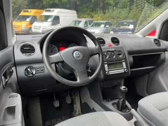 Volkswagen Caddy Life 1.6MPI 75 kW klima tažné serviska 2008 - 9