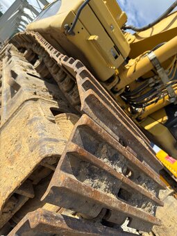 Pásové rypadlo Caterpillar 325D - 9