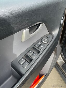 Kia Sportage 2.0crdi 100kw 4x4 automat - 9