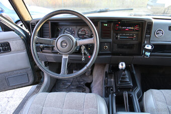 Jeep Cherokee 2.0 TD, 4x4 , 64kW , M5 - 9