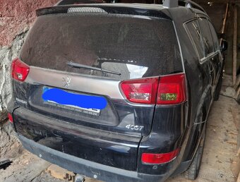 Peugeot 4007 - 9