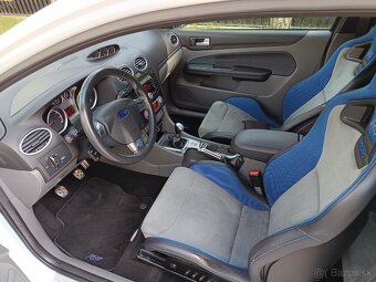 FORD FOCUS RS - 9