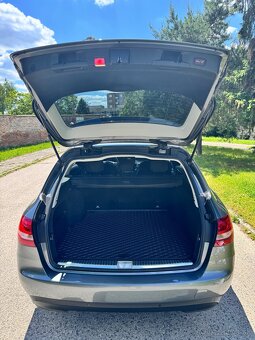 Predám Mercedes C180d combi - 9